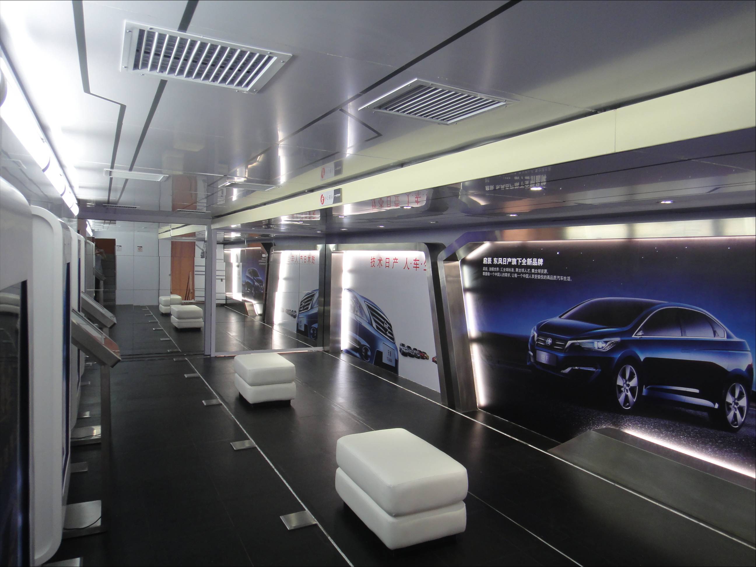 YES-C40Ⅱ双层集装箱LED移动舞台车路演展示车